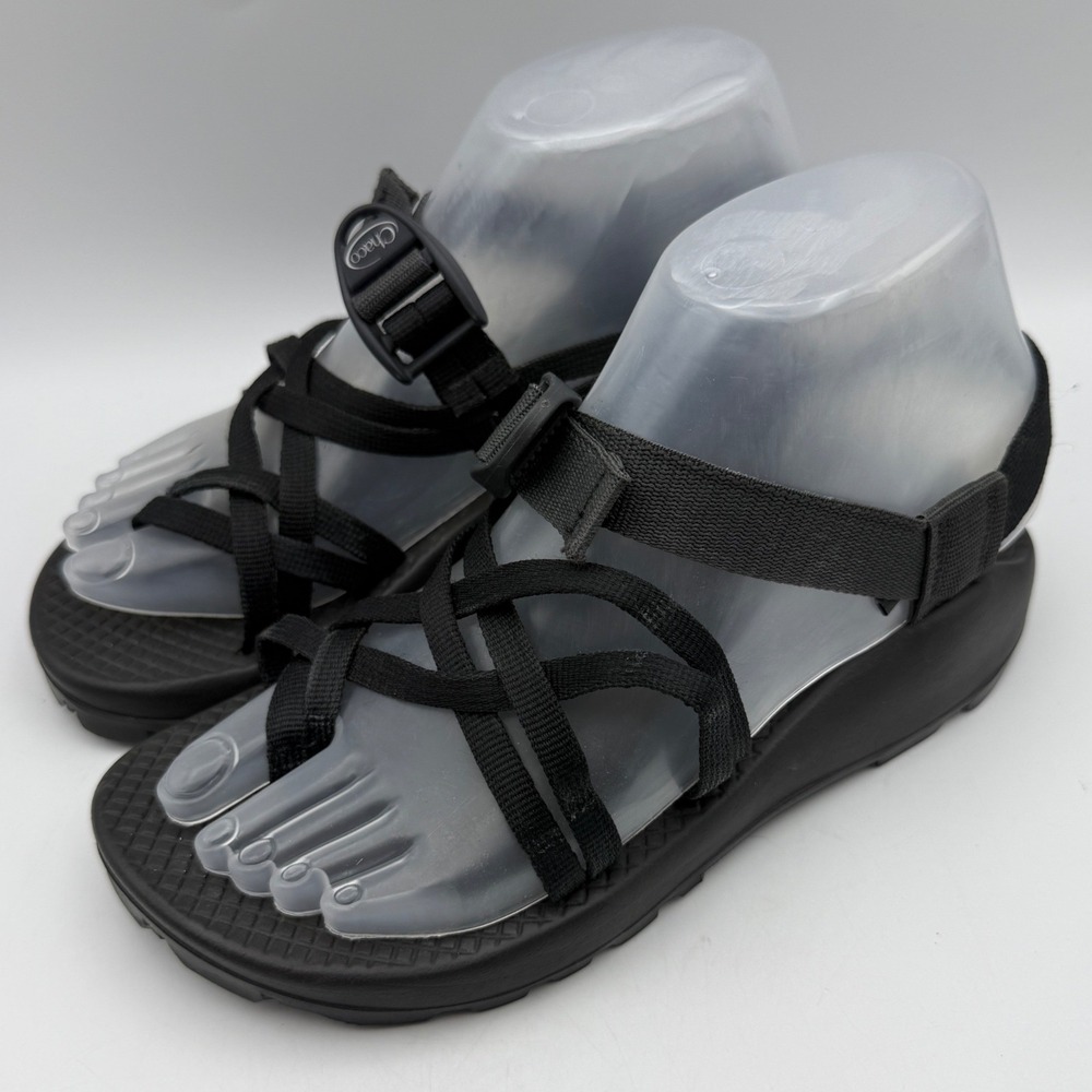 Chaco Z/Cloud 2 Sandals Women 6 Black Strappy Athletic Hiking Toe Loop Vibram